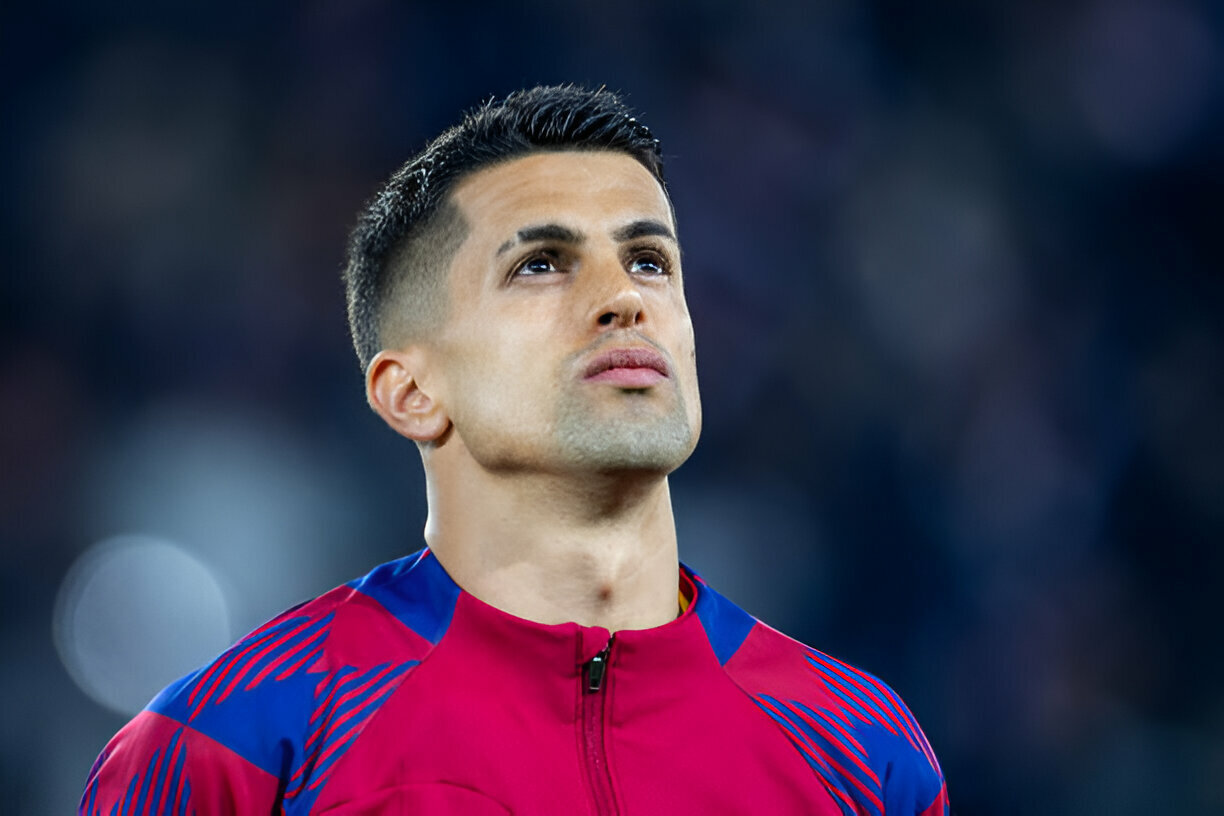 Joao Cancelo maradasa tovabbra is prioritas a Barcelonanak